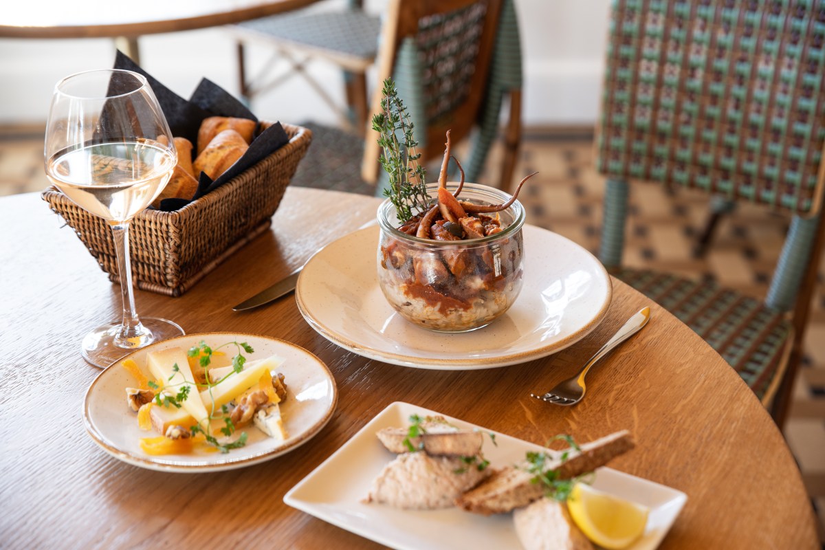 Restaurants / Restaurants